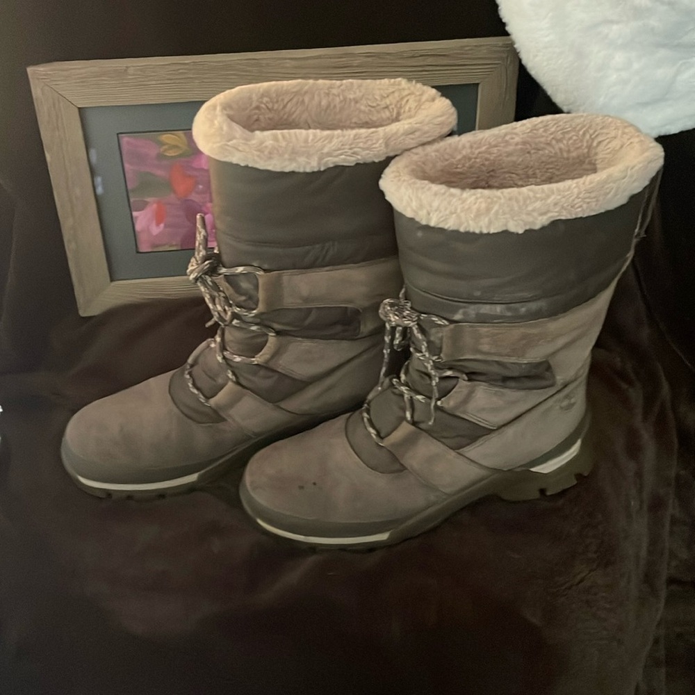Size 8 snow boots